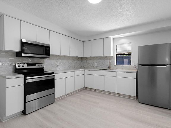 5th image of 2475 NE 137th St
