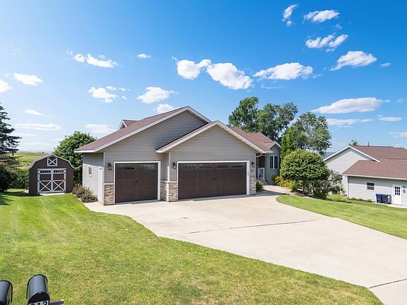 2nd image of 313 Maple Dr