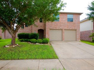 1124 Mockingbird Dr, Aubrey, TX 76227