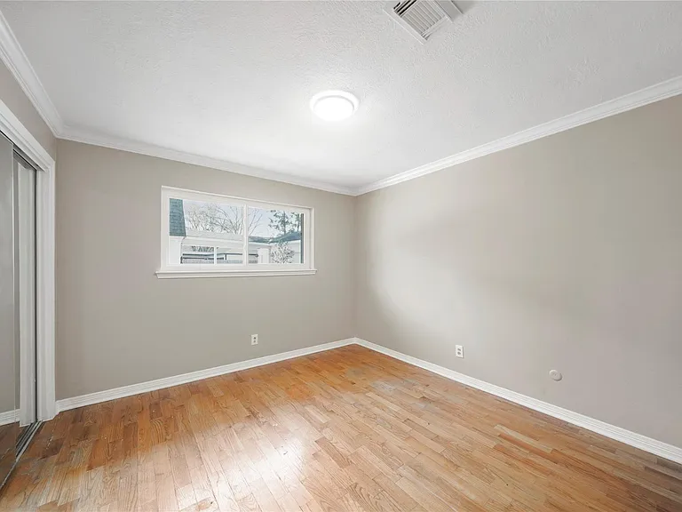 16121 Singapore Ln — Photo 19