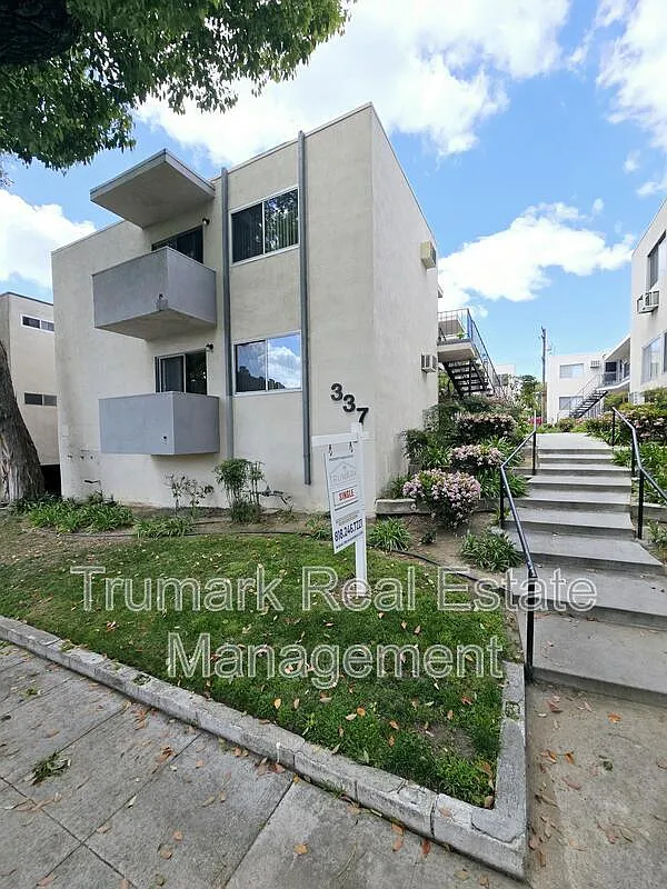 Studio, 1.0 bath, 375 sqft, $1,625 — Photo 1