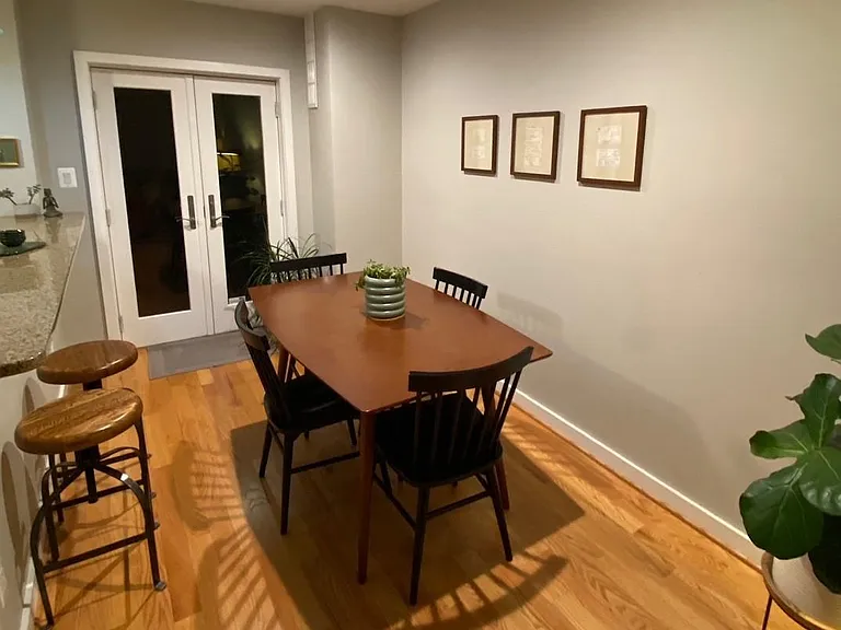 1129 Colonial Ave — Photo 6