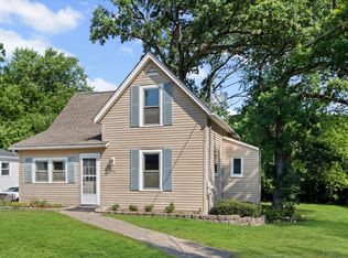 2016 Grove Ln, Cary, IL 60013