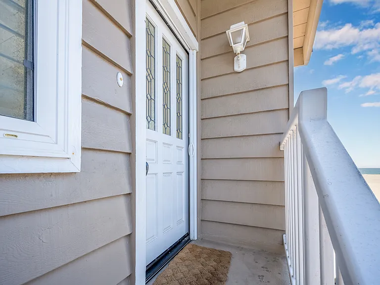 1706 W Oceanfront — Photo 49