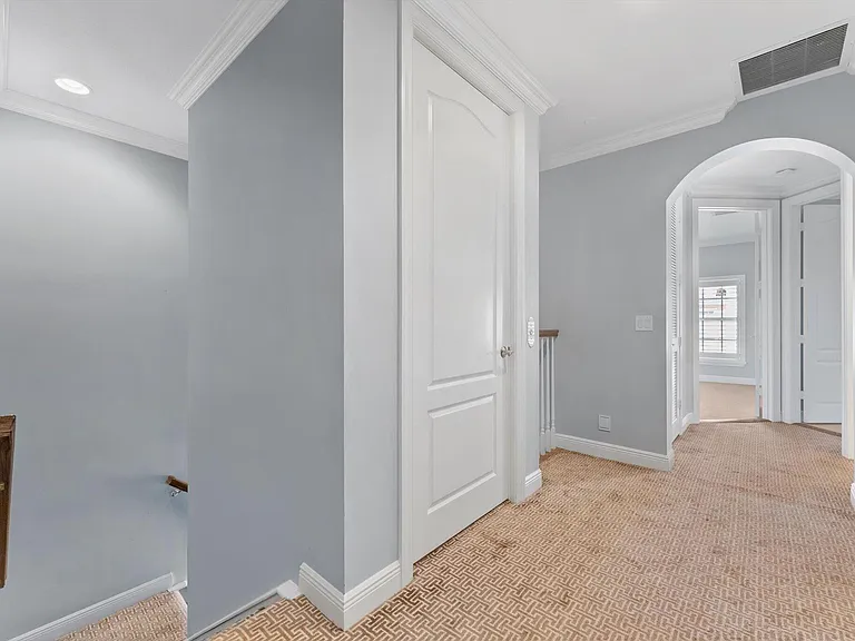 604 NE Francesca Ln — Photo 28