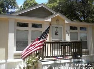 172 Moss Ln, Adkins, TX 78101