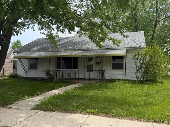 26700 Grandmont St, Roseville, MI 48066