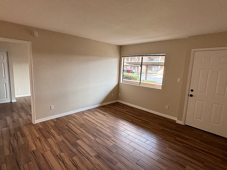 3601 W Tierra Buena Ln #Phoenix 85053 — Photo 4