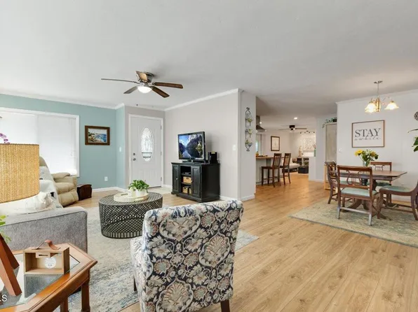 187 Camelia Way #187, Ventura, CA 93004