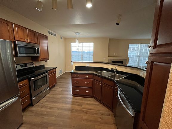 Functional kitchen with brand new appliances