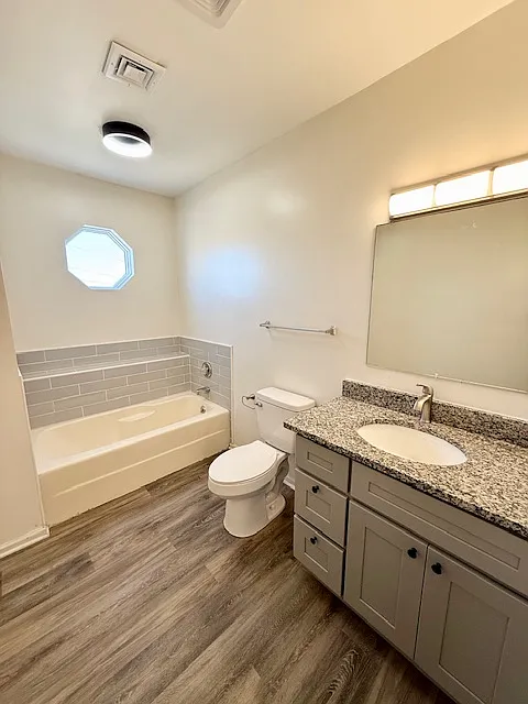 2 bed, 1400 sqft, $1,500 — Photo 4