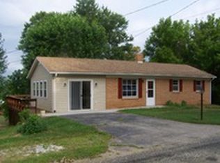 96 Grammer Ln, Galax, VA 24333