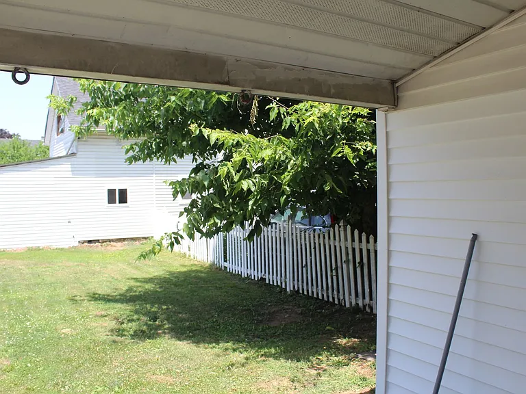 209 W Frederick St — Photo 4