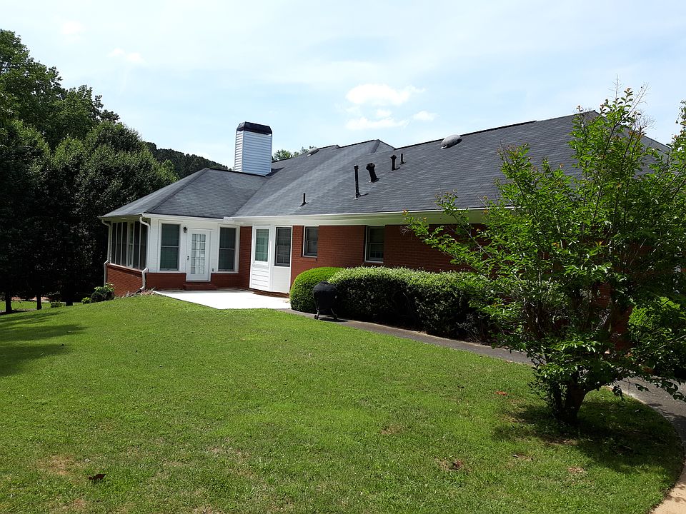 2nd image of 170 North Dr