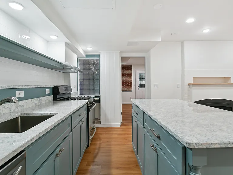 110 Summit Ave #G — Photo 12
