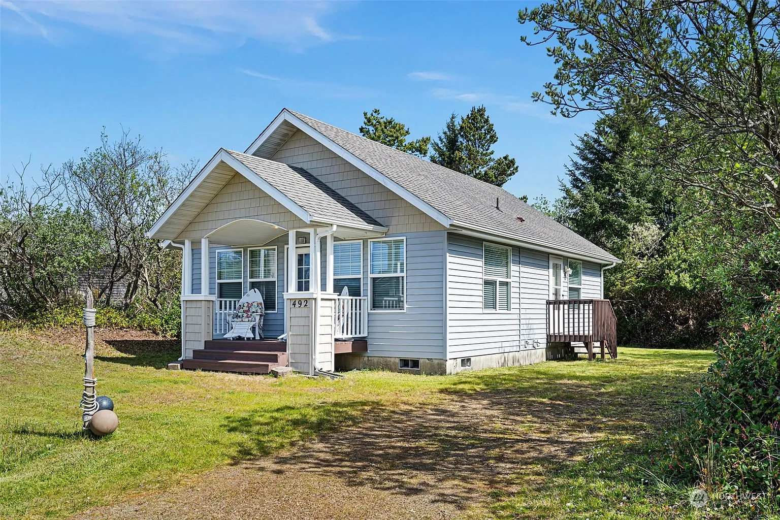 492 Yorkmar Street SW photo 1