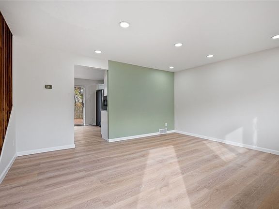 4th image of 1417 Princeton Blvd