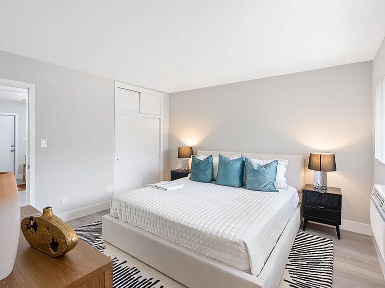 1041 SW 15th Ave #4B — Photo 5