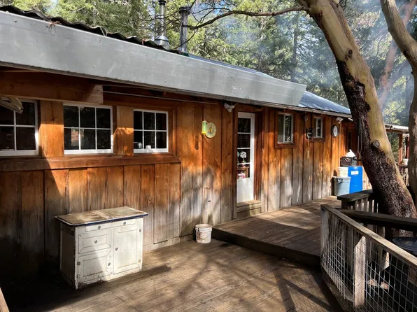 451 Pine Cone Ln, Hayfork, CA 96041