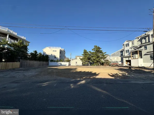 115 E Mississippi Ave, Brant Beach, NJ 08008