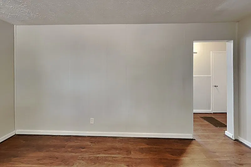 3 bed, 1.0 bath, $999 — Photo 3