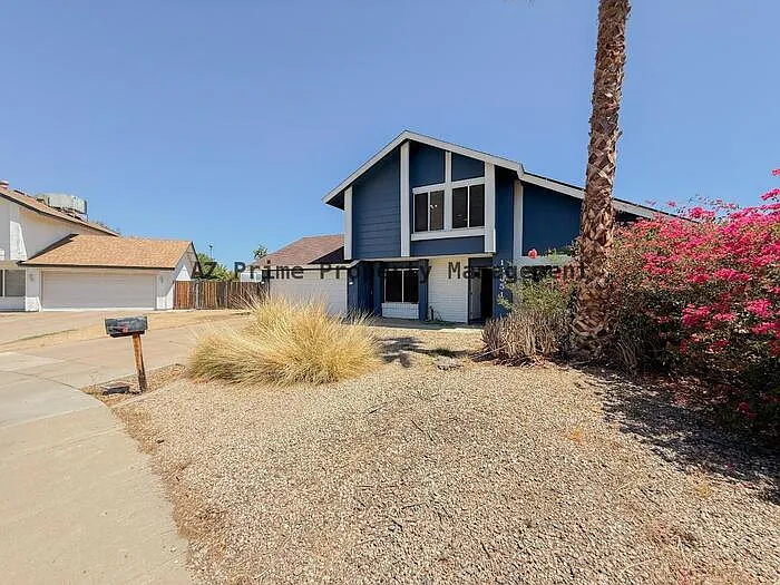 4 bed, 3.0 bath, 1971 sqft, $2,795 — Photo 3