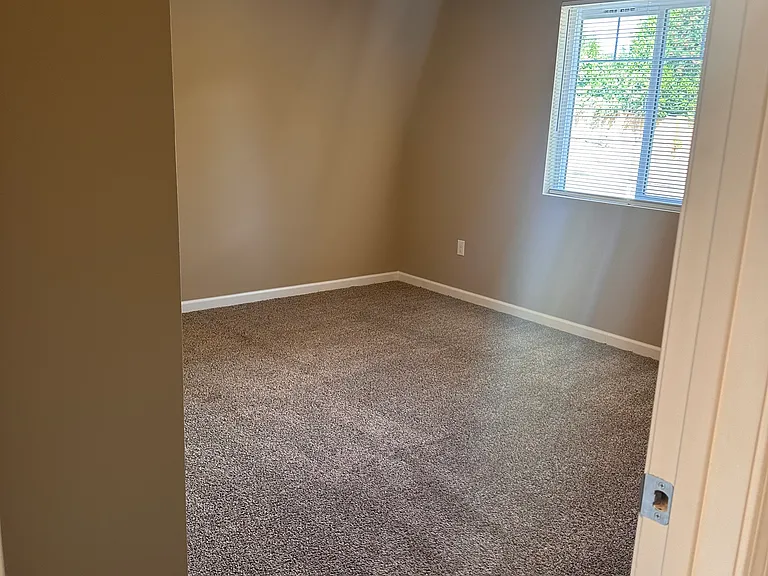 660 Hansen St SE #A — Photo 21