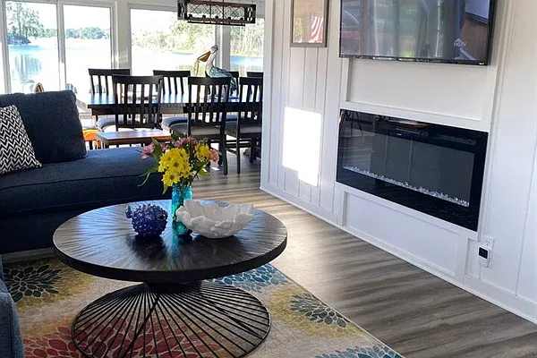 3 bed, 1600 sqft, $3,300 — Photo 3