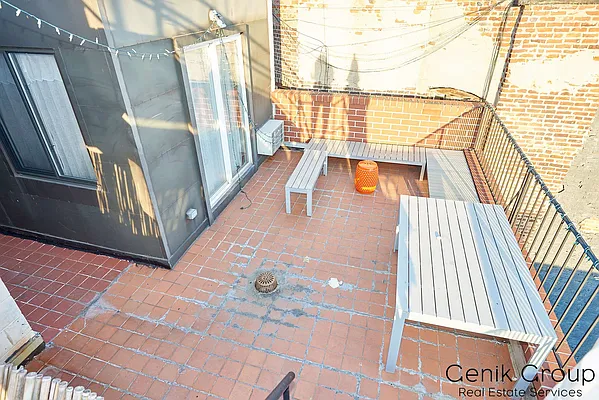 Rented by Genik Group Corp | media 53