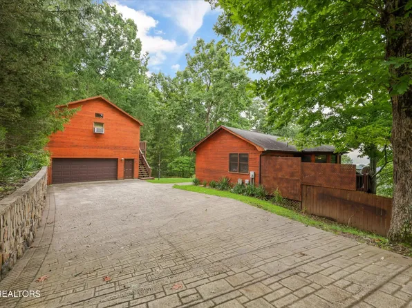 1186 Deerfield Way, La Follette, TN 37766