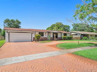 4421 NW 3rd Pl, Plantation, FL 33317