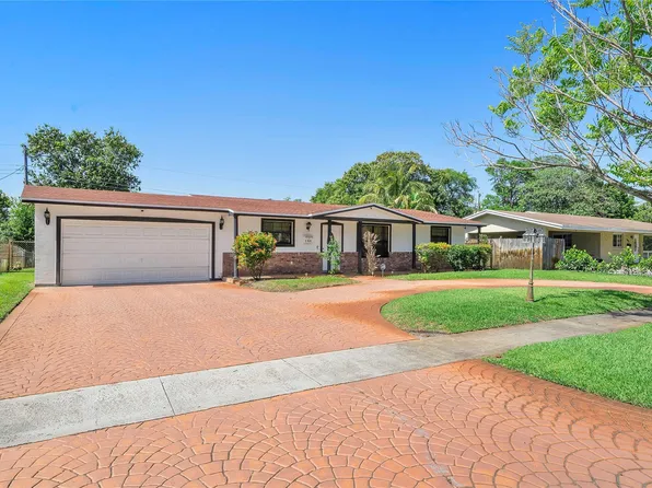 4421 NW 3rd Place, Plantation, FL 33317