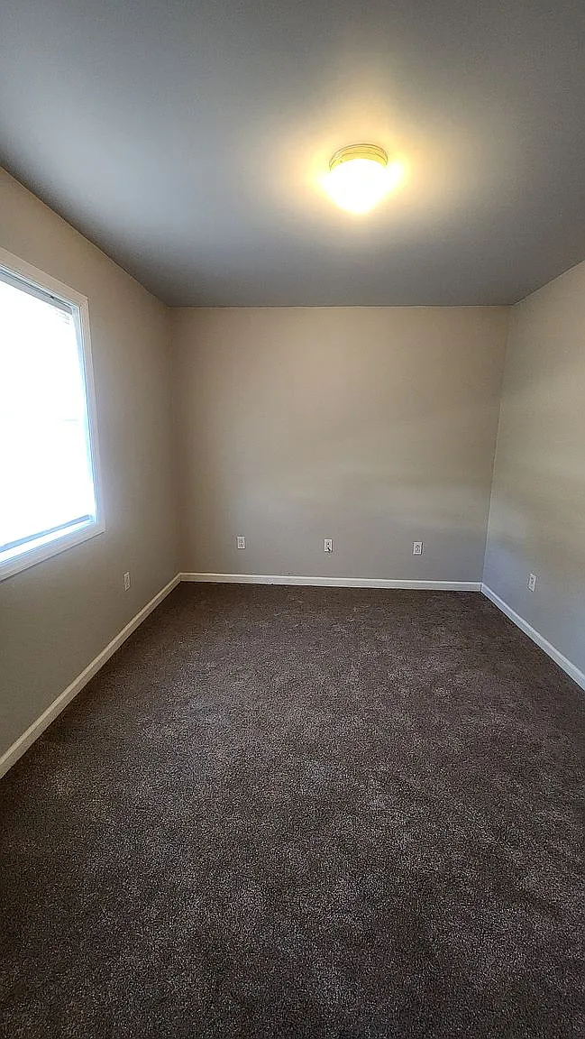 2 bed, $925 — Photo 3
