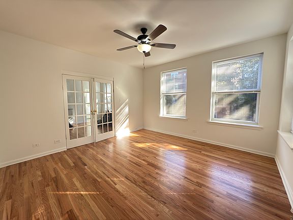 2nd image of 5528-30 N Kenmore Ave #101