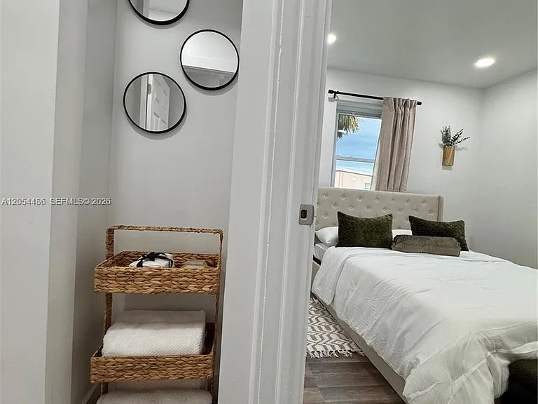 22258 Beverly Ave — Photo 15
