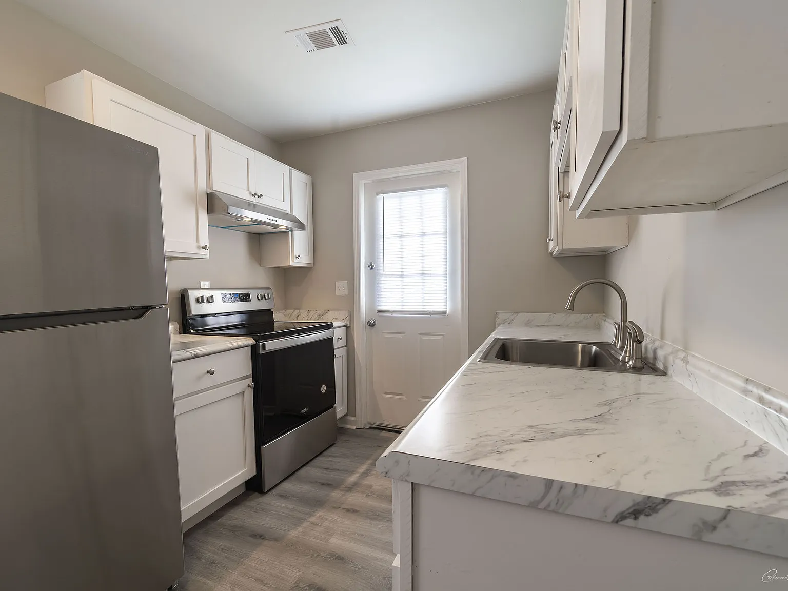 201 E. 13th Street - Unit 9 — Photo 3