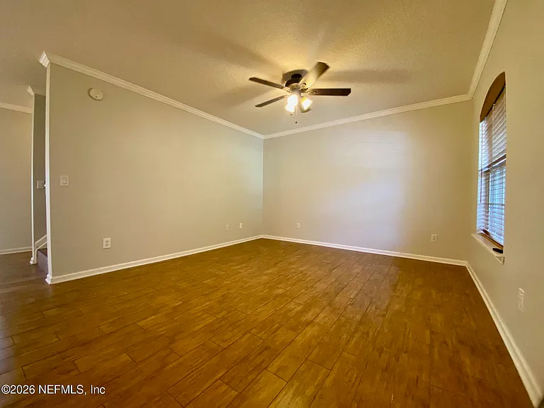 1530 Vineland Cir #B — Photo 9