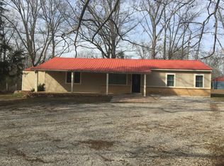 572 Lone Oak Cir, West Point, MS 39773