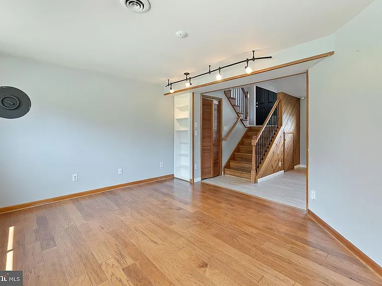 218 Belmont Dr SW — Photo 23