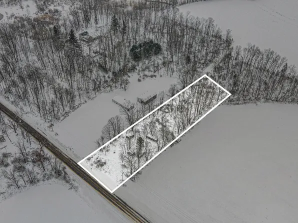 21059 County Road 215, Grand Junction, MI 49056