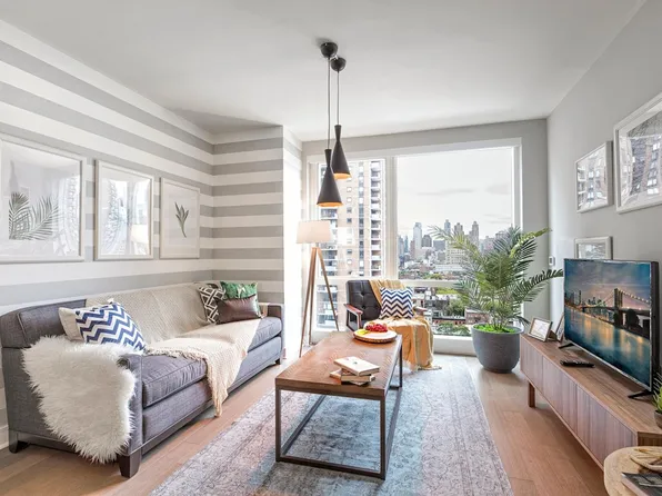 450 West 42nd Street image 1 of 22
