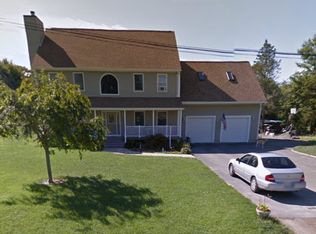 21 E Wordell St, Dartmouth, MA 02748