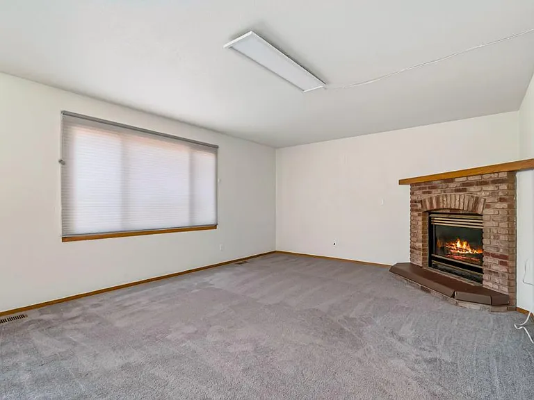 1857 Winchester Ct — Photo 7