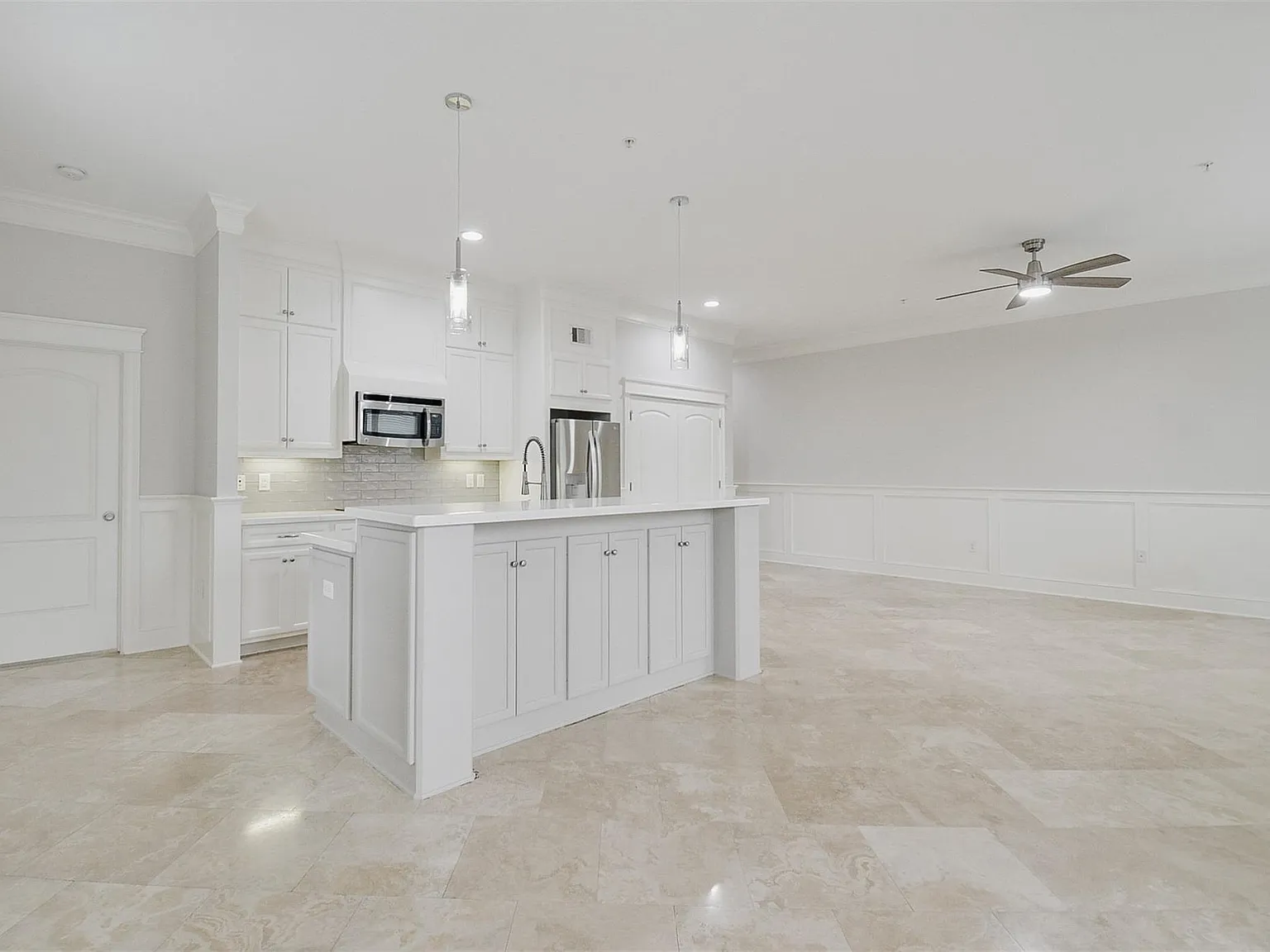 2802 Morrison St — Photo 3