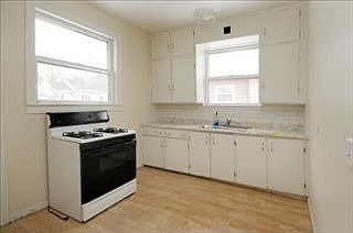 4th image of 191 East Ave N