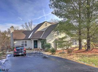 1061 Amber Ridge Rd, Charlottesville, VA 22901