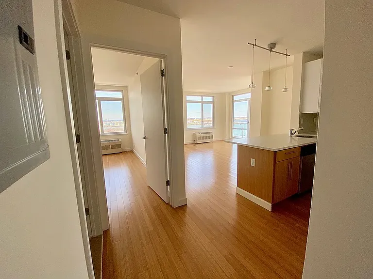 224 Richmond Ter #5D — Photo 9