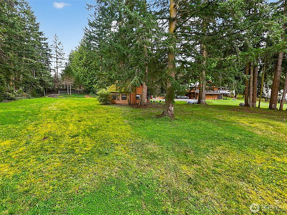 4th image of 596 Forrest Way