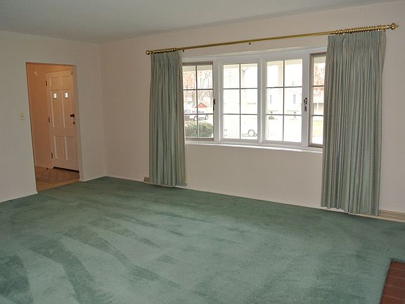 3rd image of 18280 Amberly Ln