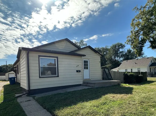 2123 Des Moines St, Des Moines, IA 50317